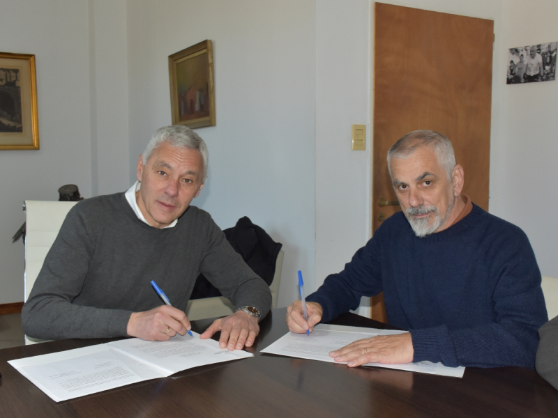 Firma de convenio entre el Municipio y el CEyE